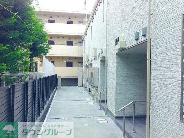 エントランス(設備・仕様は号室により異なる為、現況を優先致します。)