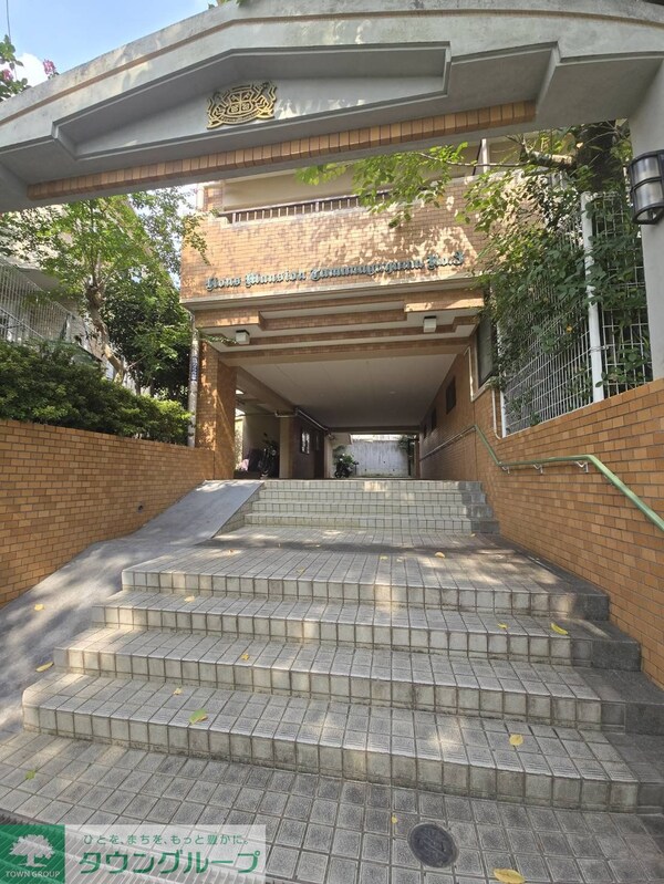 エントランス(★お問い合わせはタウンハウジング聖蹟桜ヶ丘店まで★)