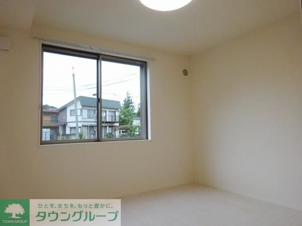 寝室(★お部屋探しは株式会社タウンハウジング東京まで★)