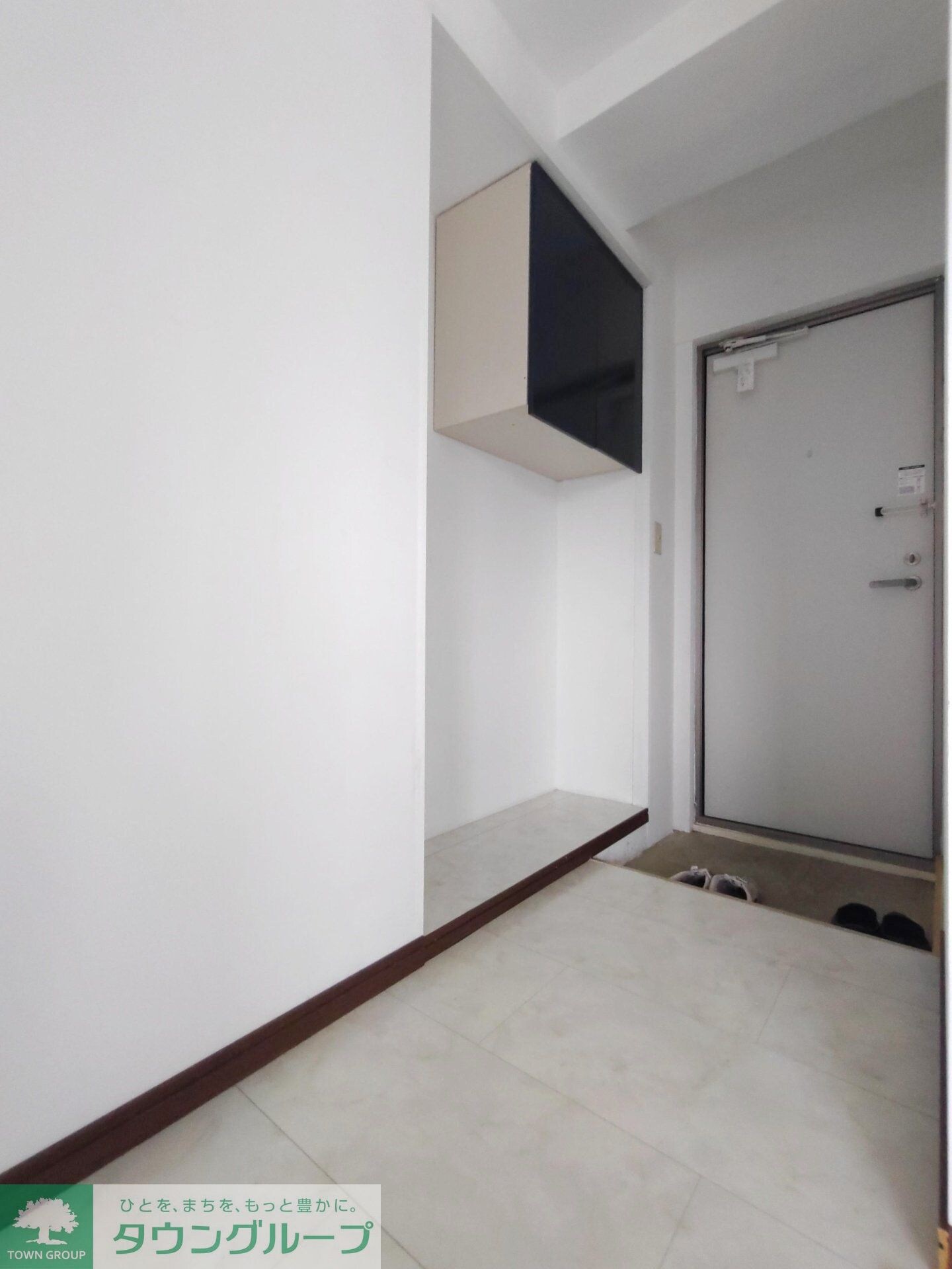 物件内観写真15　(玄関)