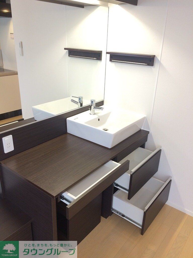 物件内観写真6　(独立洗面台)