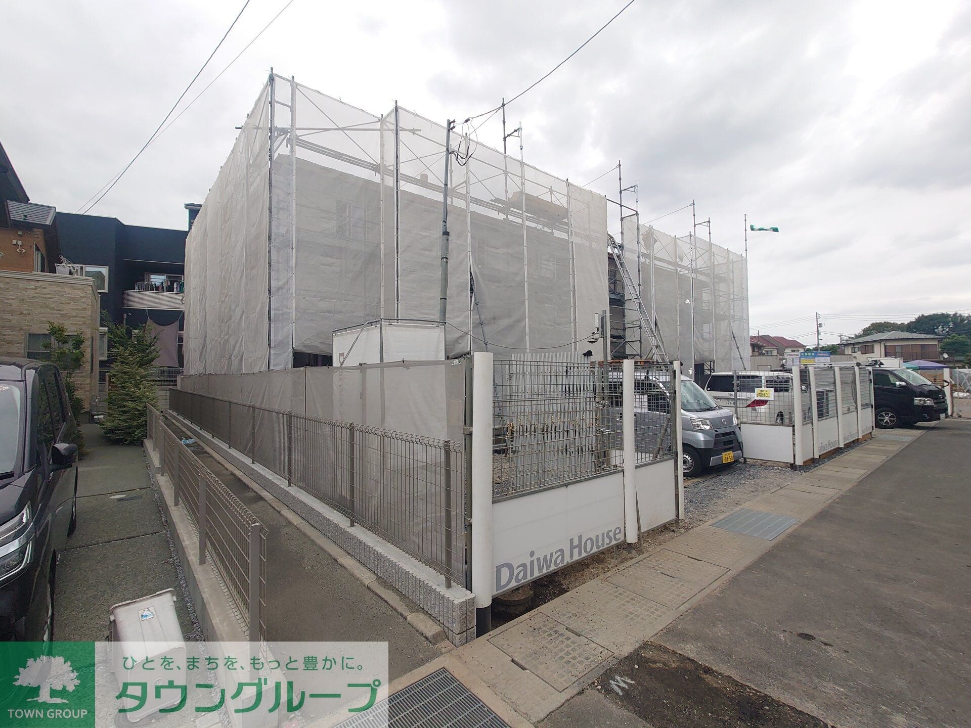 物件外観写真1　(駐車場)