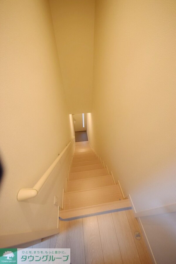 玄関(★階段上がったらお部屋です★)