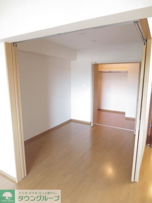 寝室(★お部屋探しは株式会社タウンハウジング東京まで★)