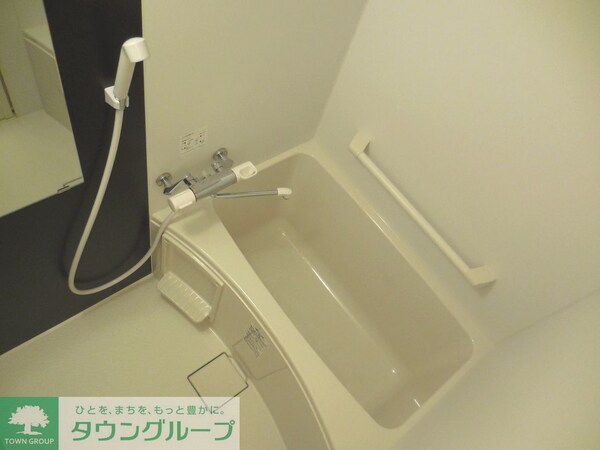 バス／シャワールーム等(浴室乾燥付きで雨の日も安心して洗濯できます。)