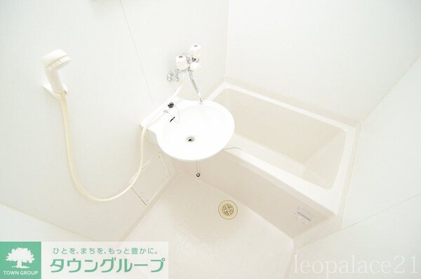 バス／シャワールーム等(設備・仕様は号室により異なる為、現況を優先致します。)
