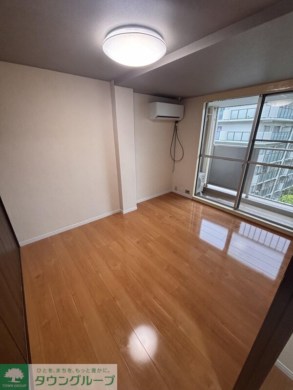 リビング・居室(タウンハウジング調布店まで♪)