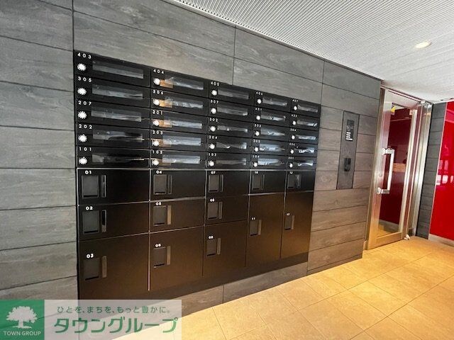 物件内観写真13　(エントランス)