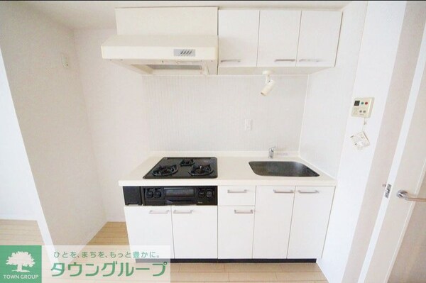 キッチン(手元が明るく調理ができます♪)