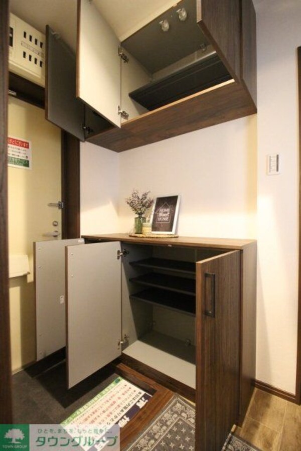 玄関(※家具・小物はイメージです※)