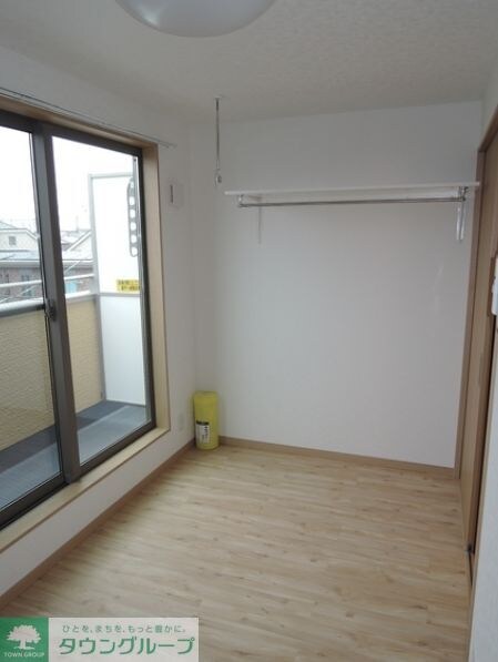 物件内観写真2　(リビング/居室)