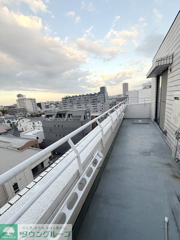 バルコニー(タウンハウジング調布店まで♪)