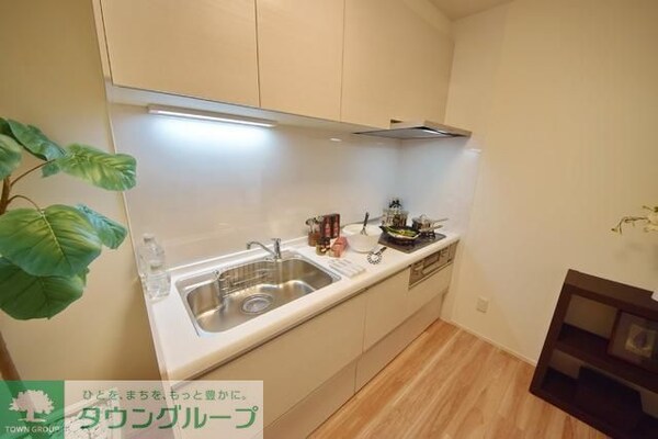 キッチン(★ガス３口のシステムキッチンです★)
