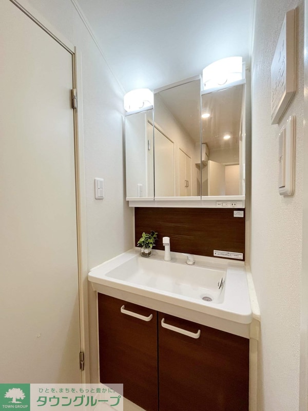 洗面(★シャワー付きの洗面台です★)