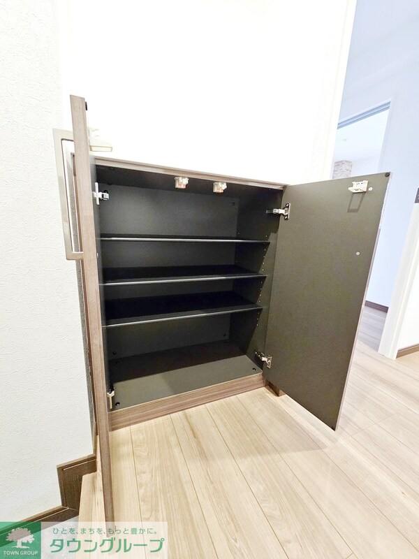 玄関(★他号室の参考画像です★)