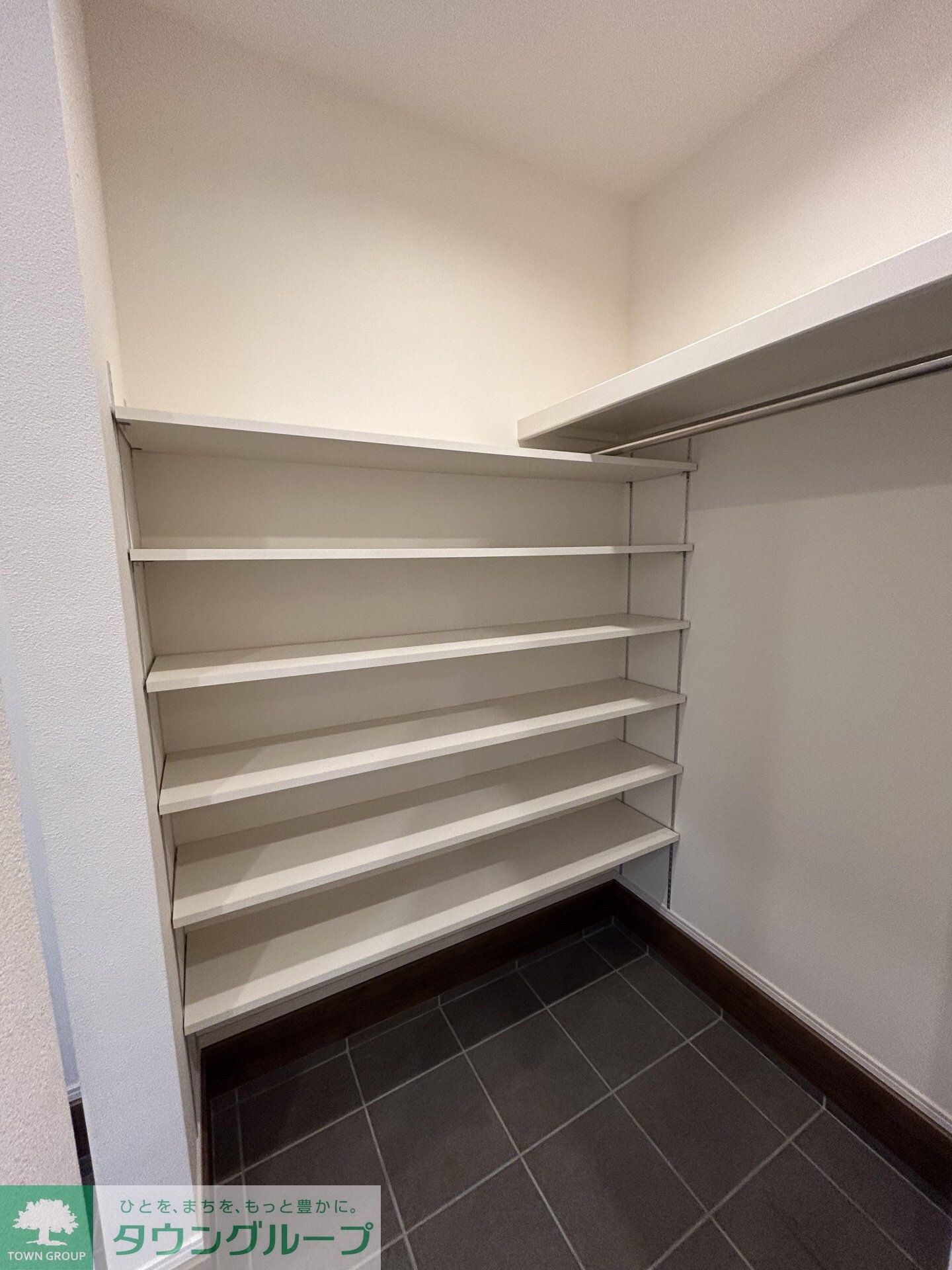 物件内観写真25　(シューズインクローゼット)