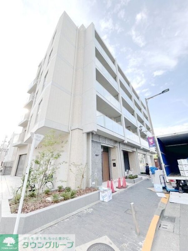 外観(タウンハウジング仙川店まで)