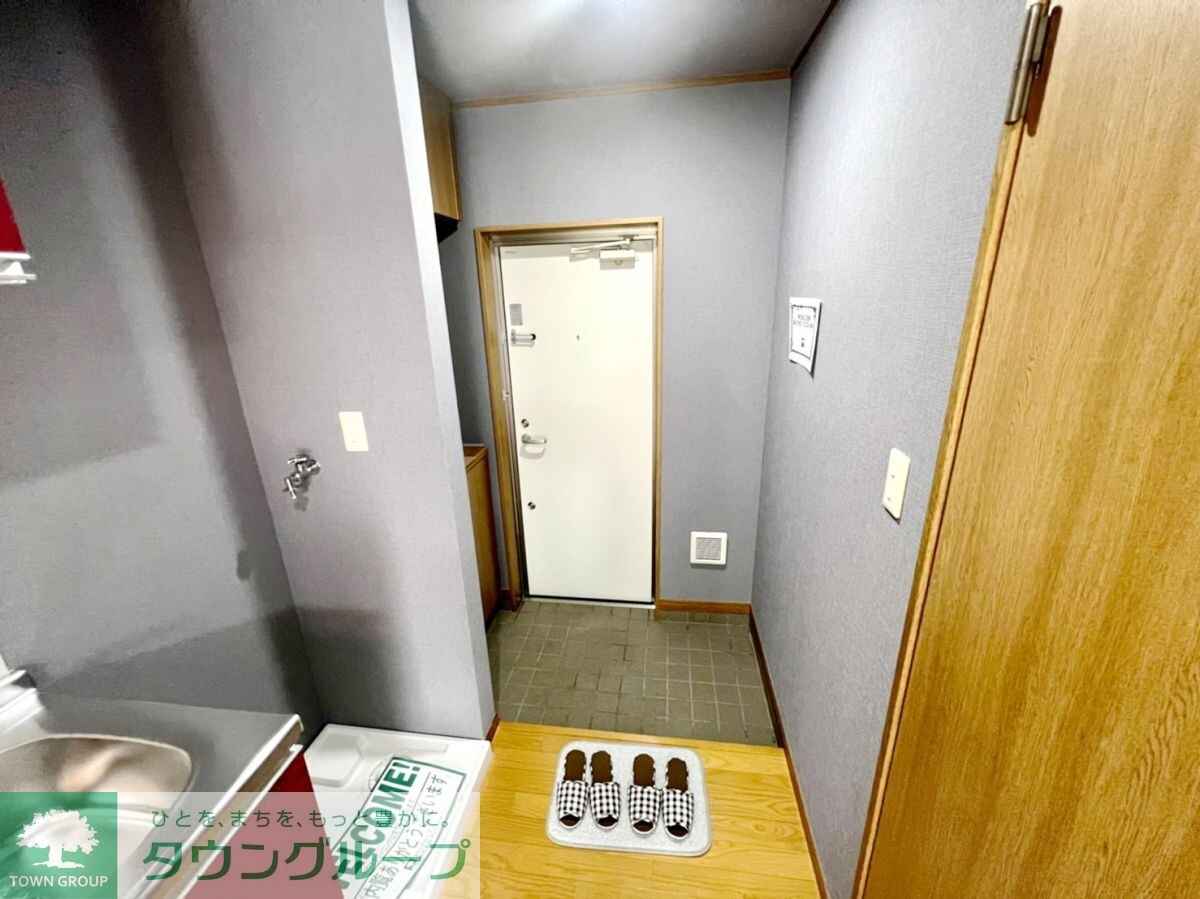 物件内観写真7　(玄関)