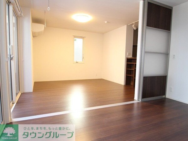 寝室(★お部屋探しは株式会社タウンハウジング東京まで★)