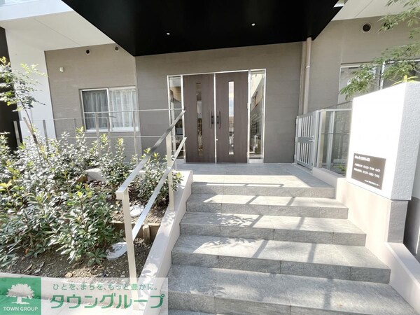 エントランス(★お部屋探しは株式会社タウンハウジング東京まで★)