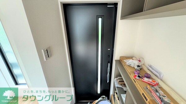 玄関(タウンハウジング調布店まで♪)