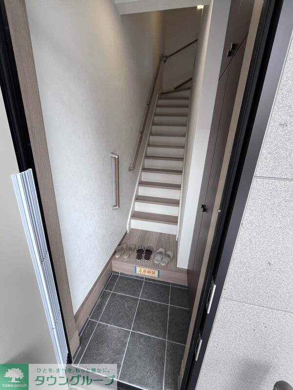 玄関(★お部屋探しは株式会社タウンハウジング東京まで★)