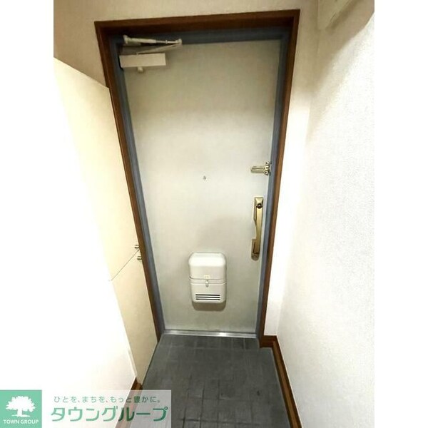 玄関(お問い合わせはタウンハウジングまで)