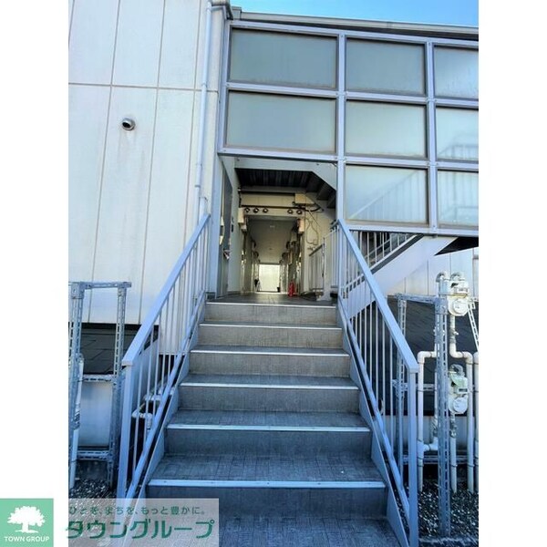 エントランス(お問い合わせはタウンハウジングまで)