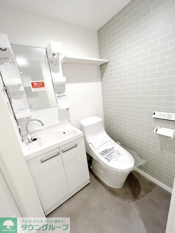 洗面(★洗面所・脱衣所・トイレは広々とした空間です★)