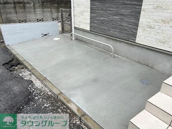 駐車場(タウンハウジング調布店まで♪)