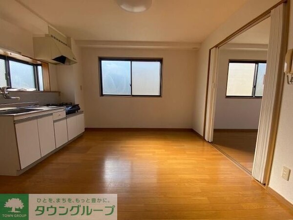 リビング・居室(タウンハウジング調布店まで♪)