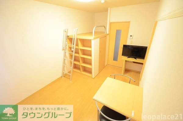 リビング・居室(設備・仕様は号室により異なる為、現況を優先致します。)