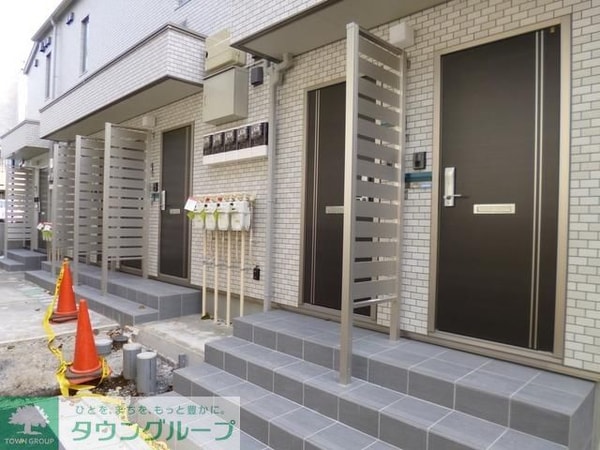 エントランス(部屋探しは株式会社　タウンハウジング　までお気軽にお問合せ…)