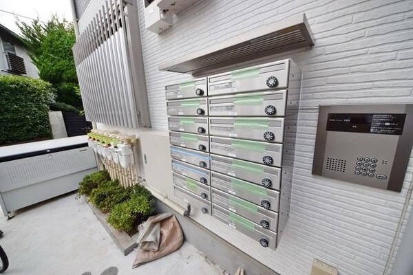 エントランス(★共用のポストです★)