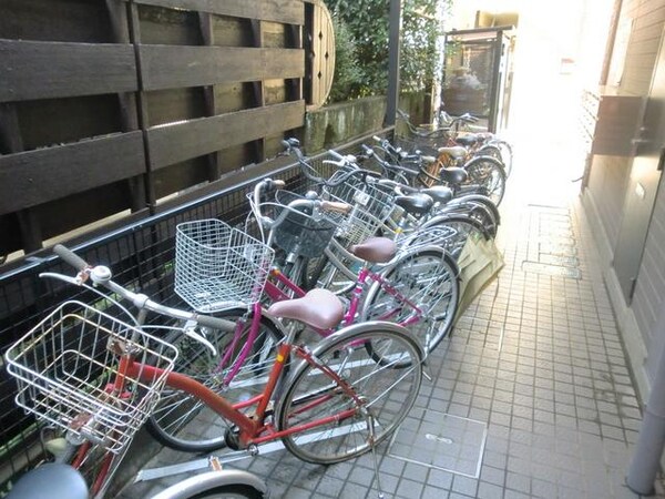 共有部分(★自転車は建物内です★)