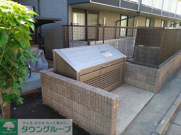 設備(ダストボックス)