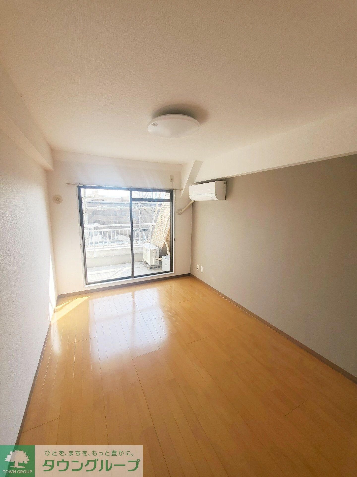 物件内観写真2　(リビング/居室)