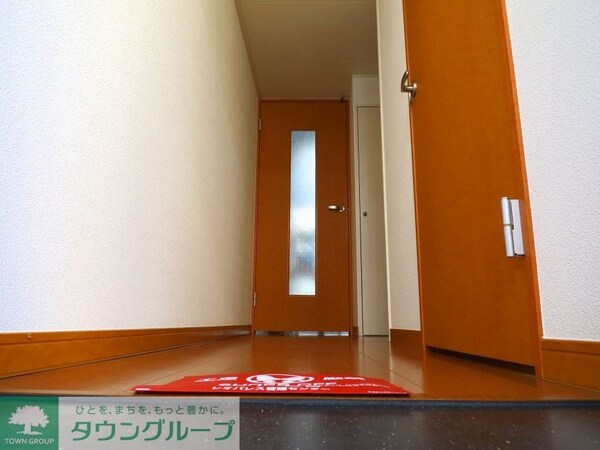 玄関(仕様・設備は現況と異なる場合があります。現況優先。)