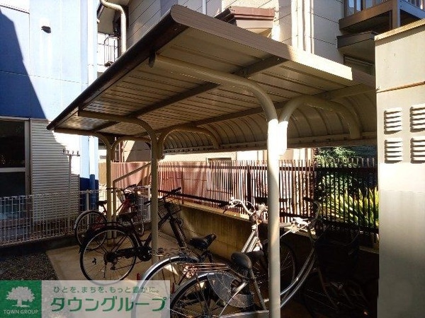 共有部分(駐輪場　自転車＆原付のみ駐輪可)
