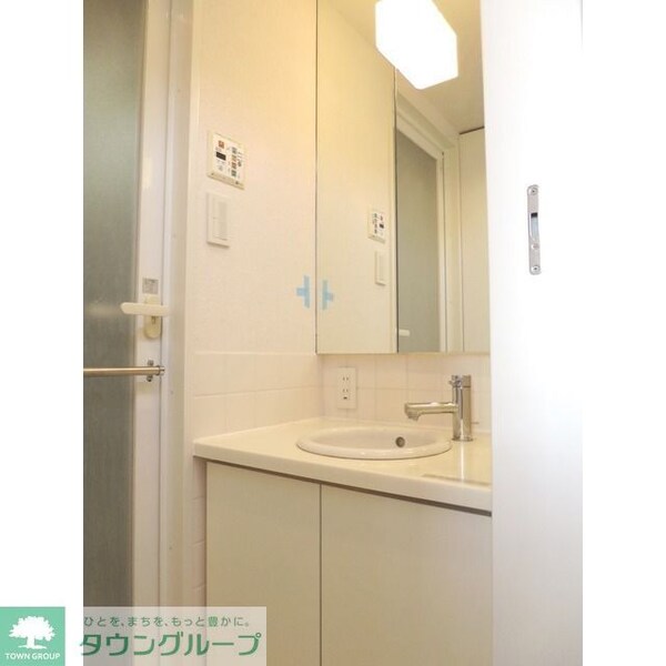 洗面(同タイプ・別部屋画像)