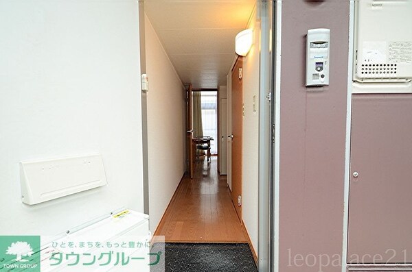 玄関(同タイプの間取りにつき実際の物件とは異なる場合があります)