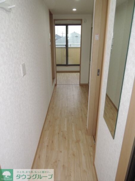 物件内観写真10　(玄関)