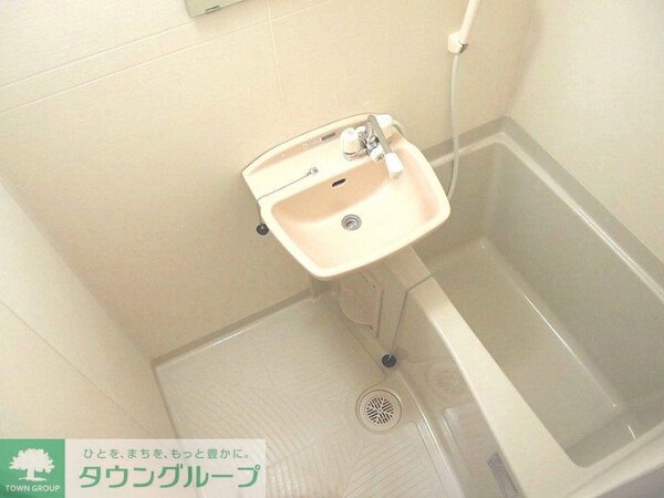 バス／シャワールーム等(設備・仕様は号室により異なる為、現況を優先致します。)