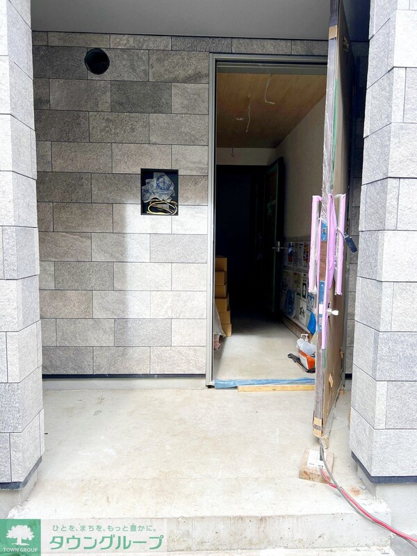 エントランス(駐車場)