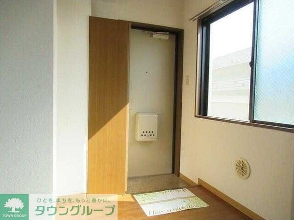 玄関(※別部屋参考写真)