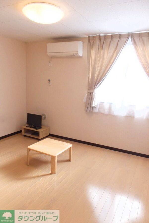 リビング・居室(床材や設備は号室によって異なります。)