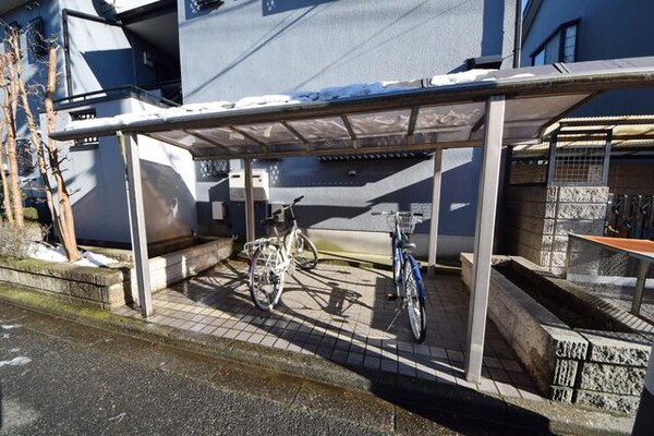 共有部分(★屋根つきの駐輪スペースです★)