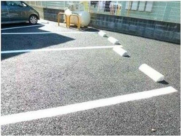 駐車場(★お部屋探しはタウンハウジング高幡不動店まで★)