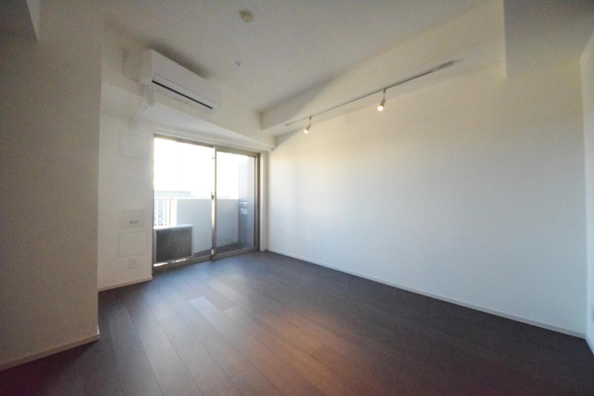 物件内観写真2　(リビング/居室)