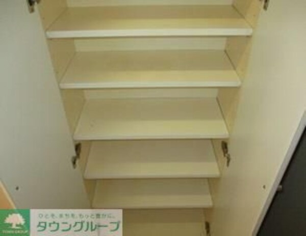 玄関(★お部屋探しは株式会社タウンハウジング東京まで★)